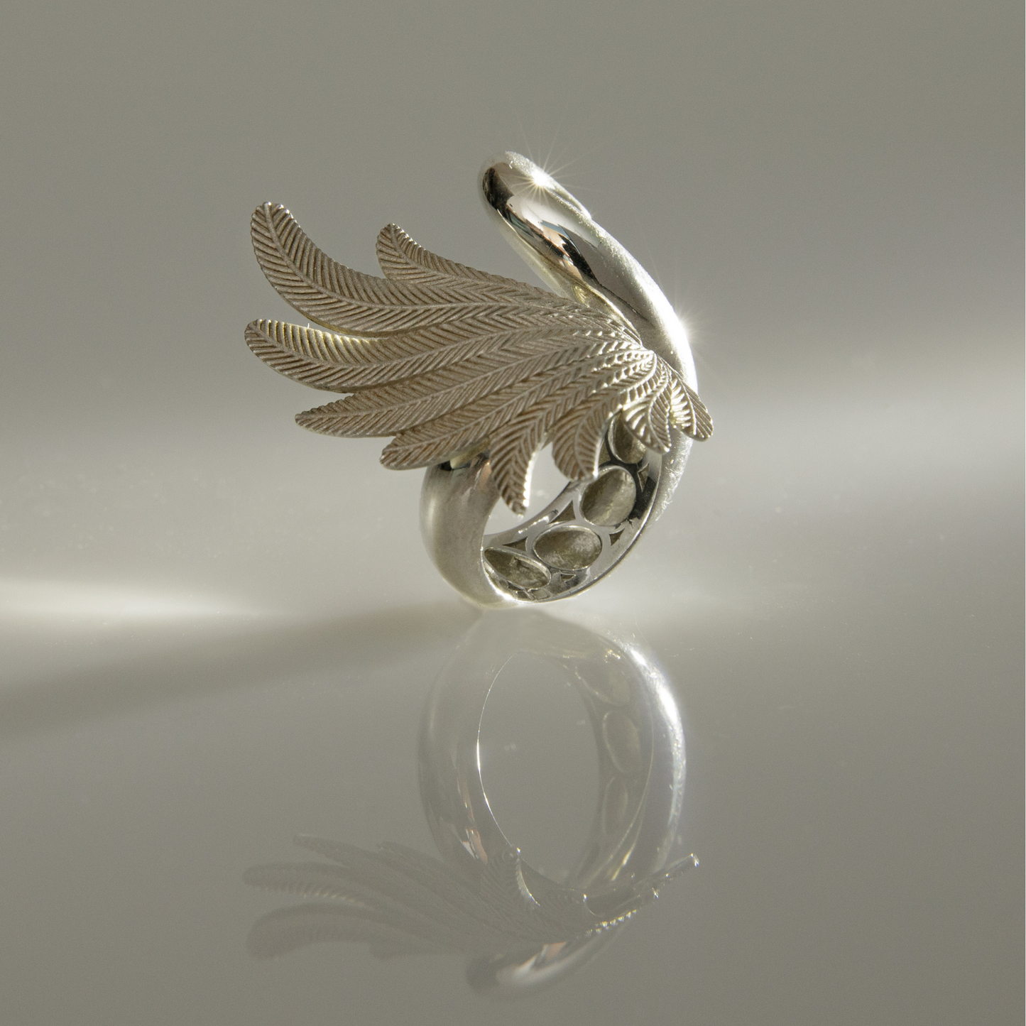 SWAN RING