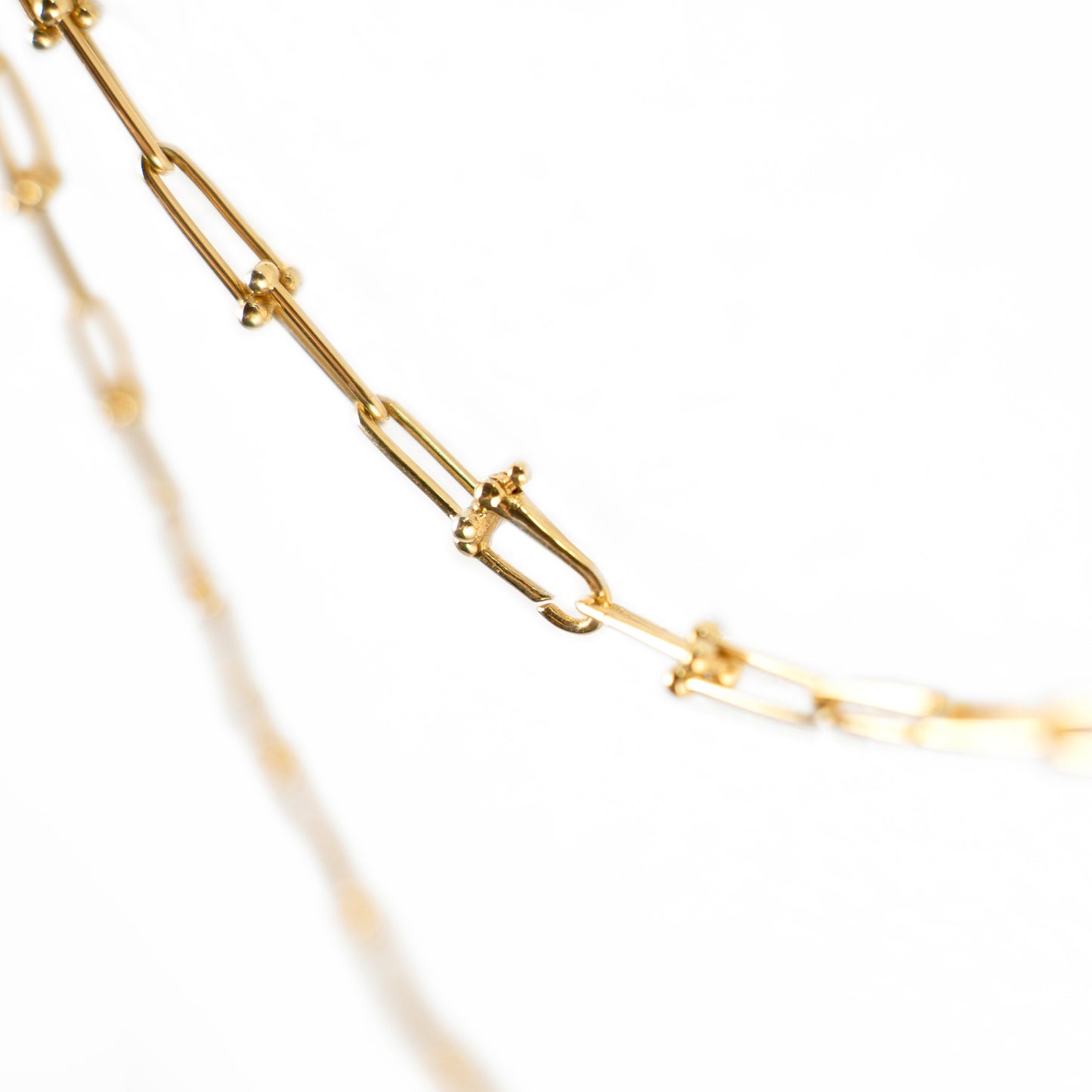 LIGHTWEIGHT CHAIN-LINK NECKLACE